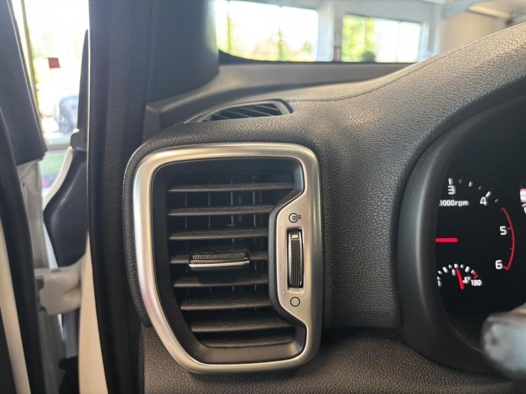 Kia Sportage - Photo 17