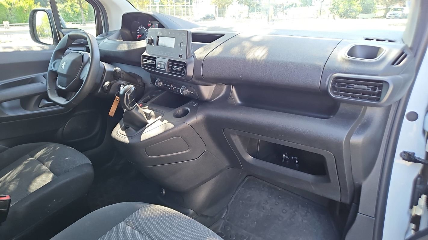 Peugeot Partner - Photo 10