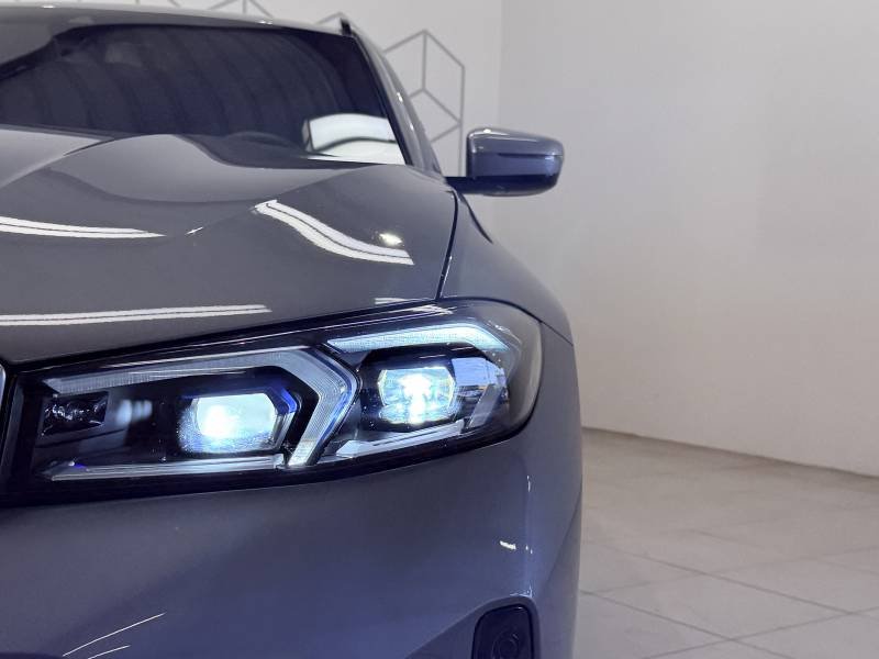 BMW Série 3 - Photo 18