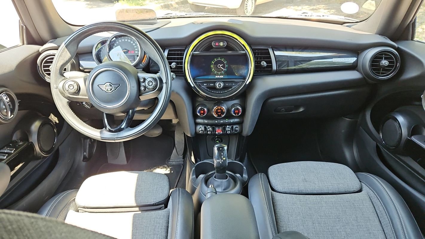 Mini Cabrio - Photo 11
