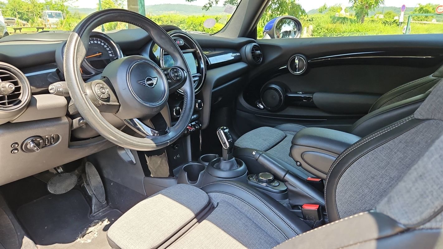 Mini Cabrio - Photo 8