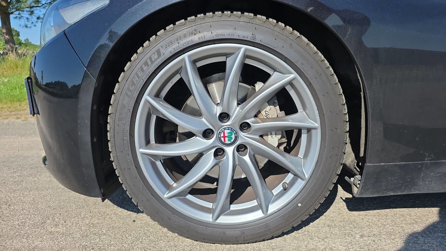 Alfa Romeo Giulia - Photo 18