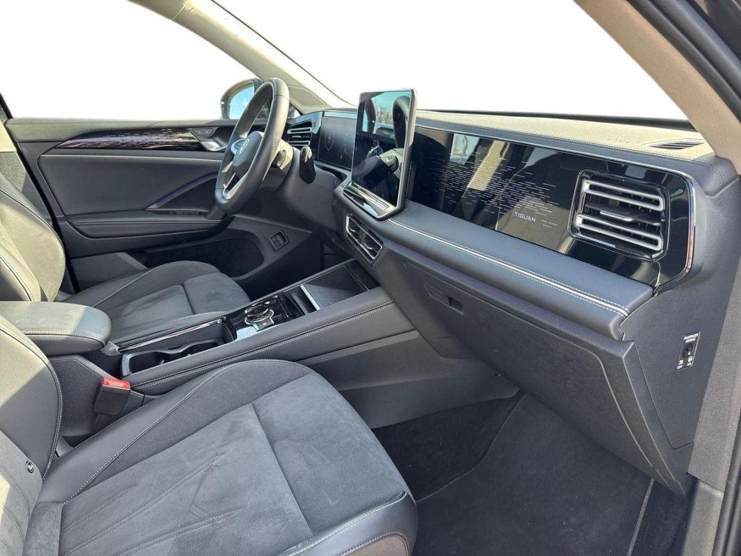 Volkswagen Tiguan - Photo 13