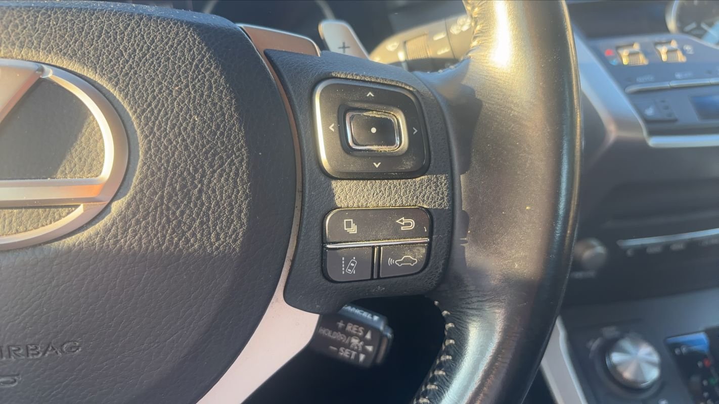 Lexus NX 300h - Photo 25