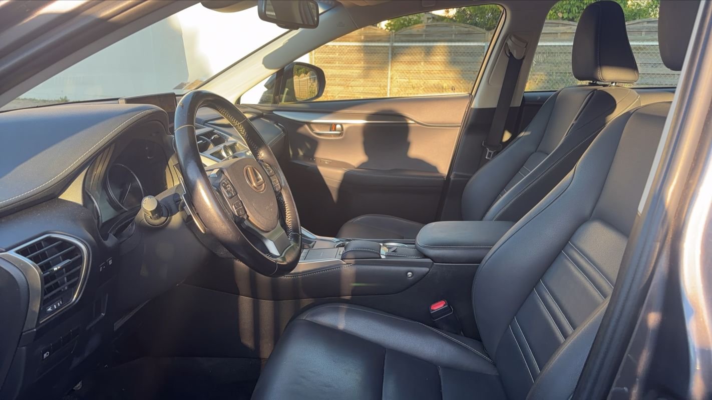 Lexus NX 300h - Photo 26