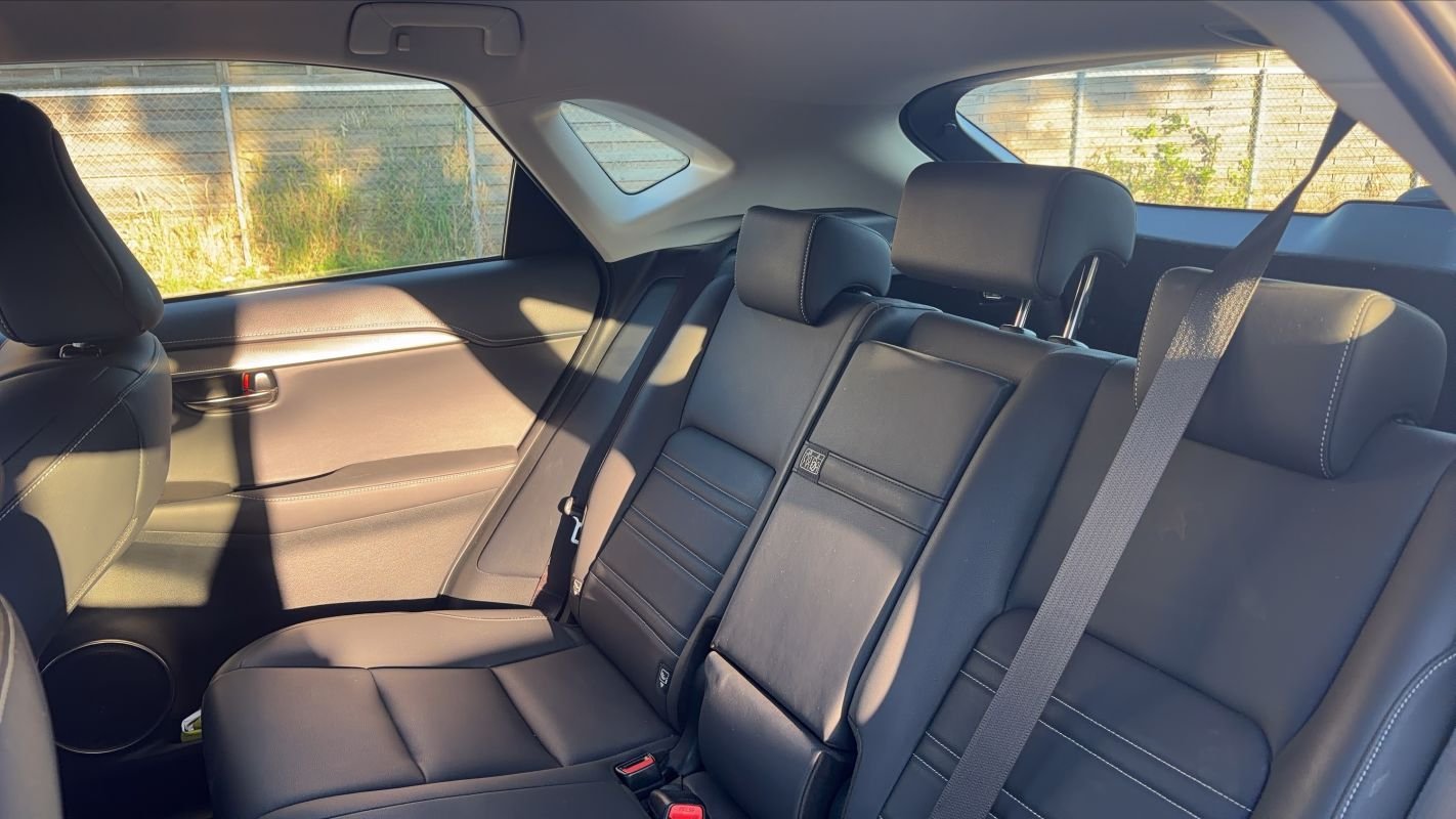Lexus NX 300h - Photo 9