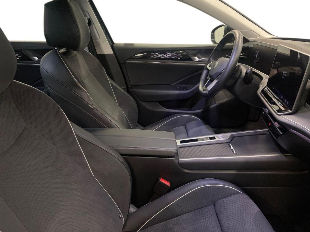 Volkswagen Passat - Photo 13