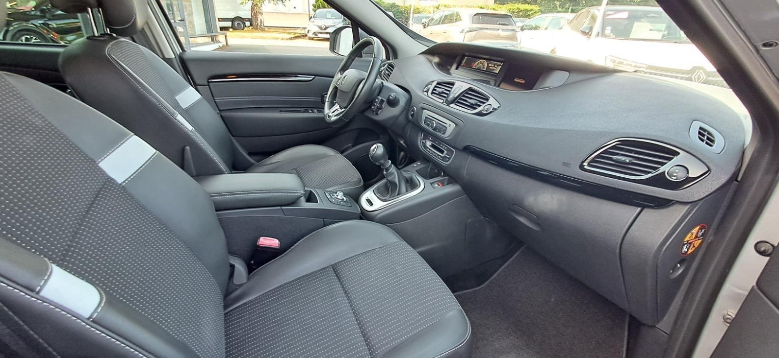 Renault Grand Scénic - Photo 14