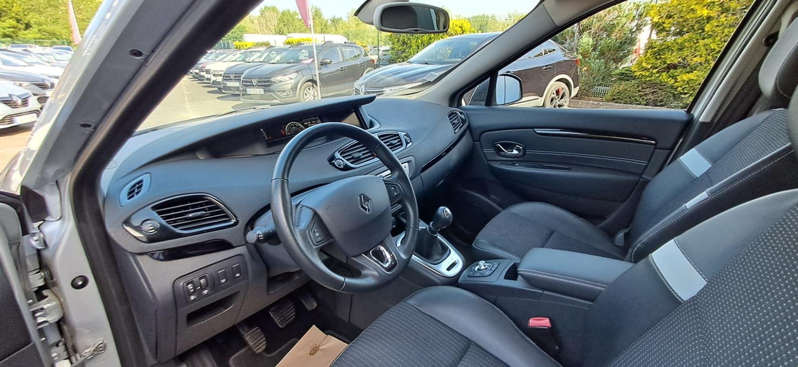 Renault Grand Scénic - Photo 15