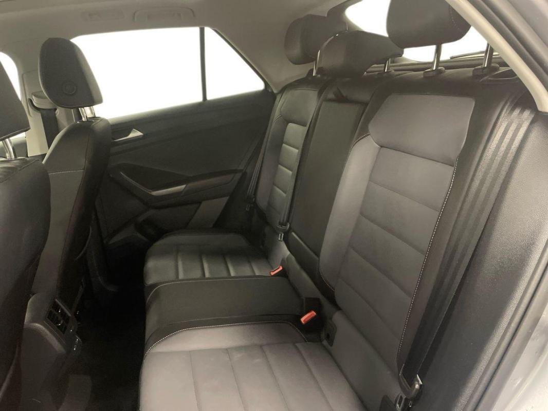 Volkswagen T-Roc - Photo 11
