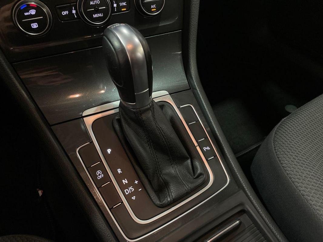 Volkswagen Golf - Photo 11