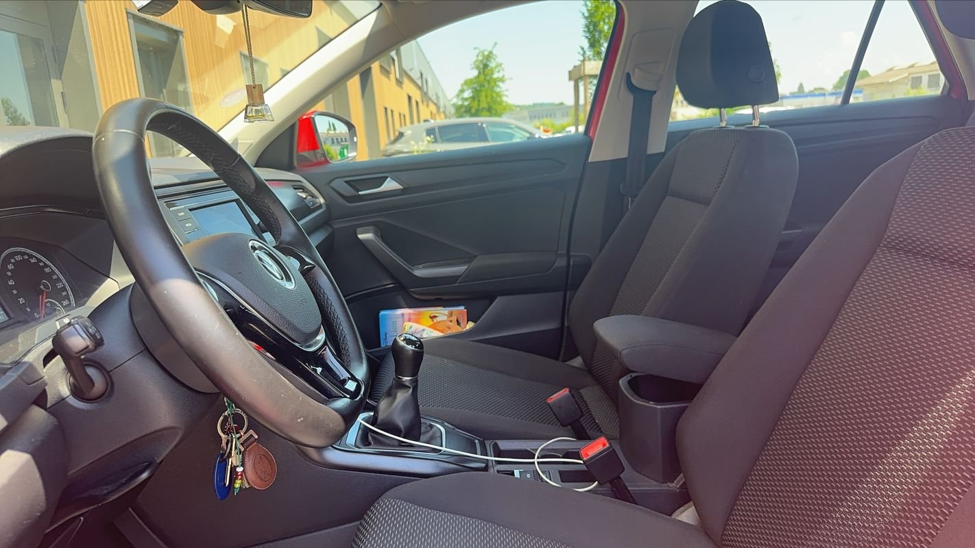 Volkswagen T-Roc - Photo 25