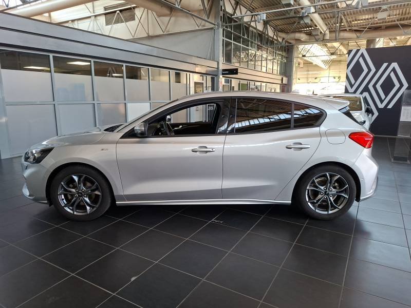 Ford Focus - Photo 2