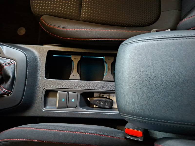 Ford Focus - Photo 34