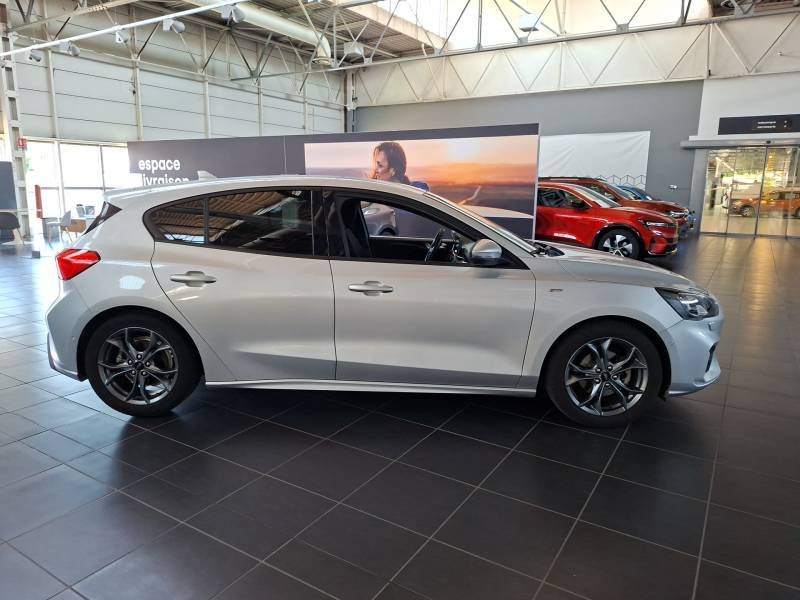 Ford Focus - Photo 6