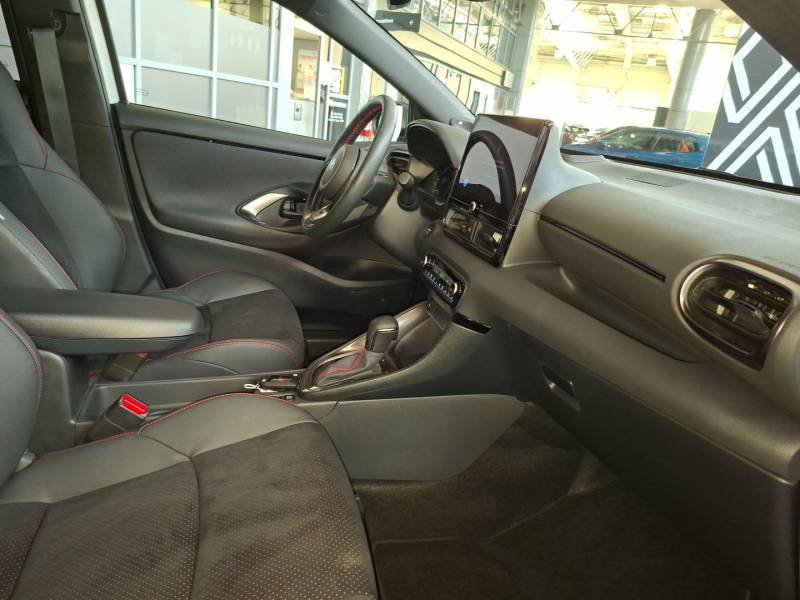 Toyota Yaris - Photo 12