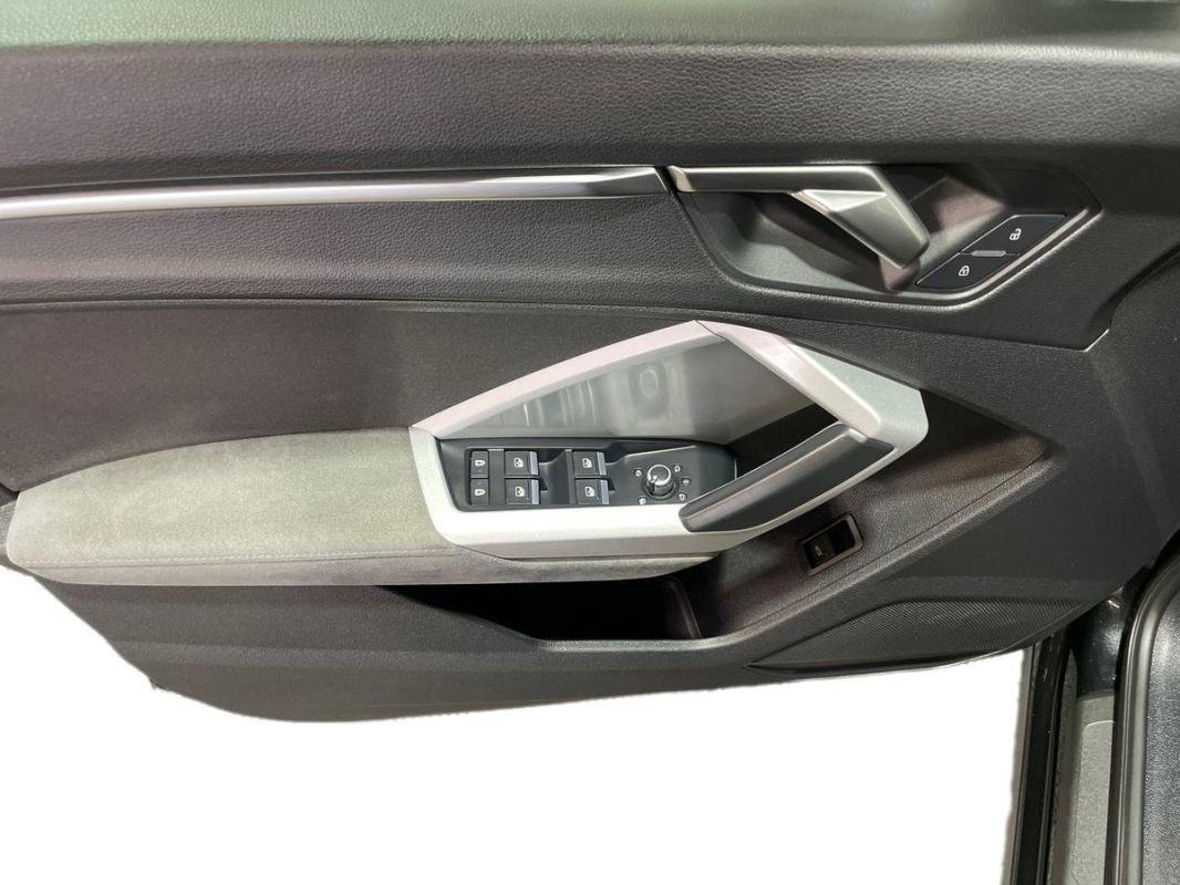 Audi Q3 - Photo 13