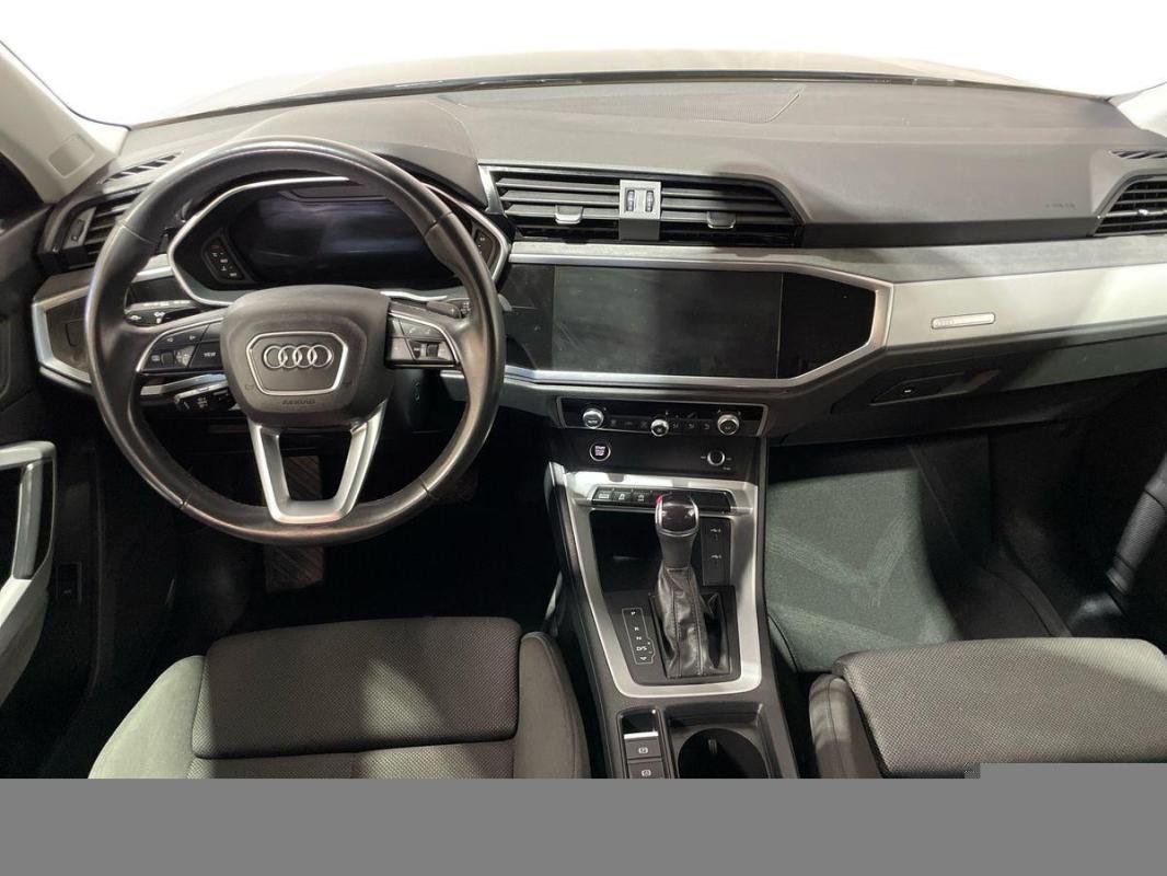 Audi Q3 - Photo 21