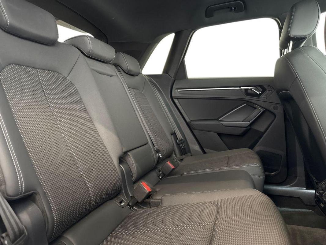 Audi Q3 - Photo 23