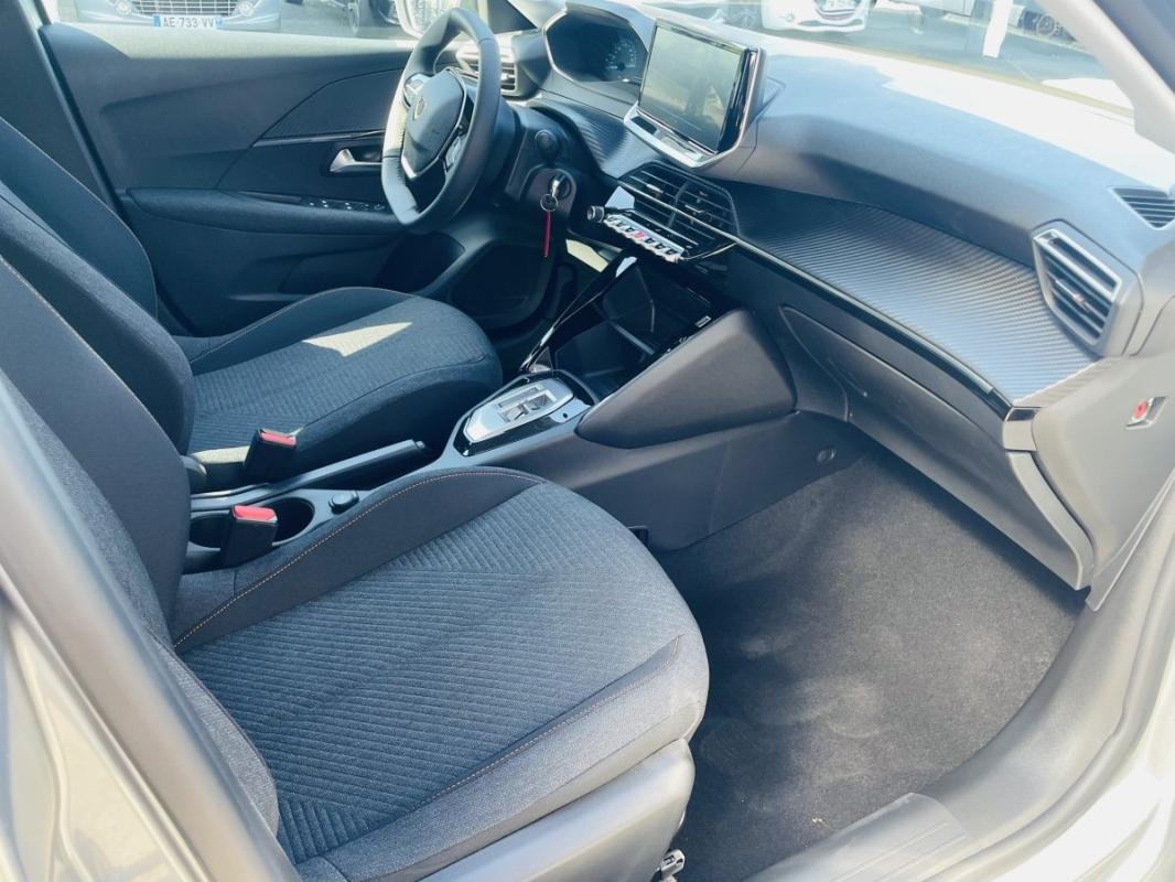 Peugeot 208 - Photo 18