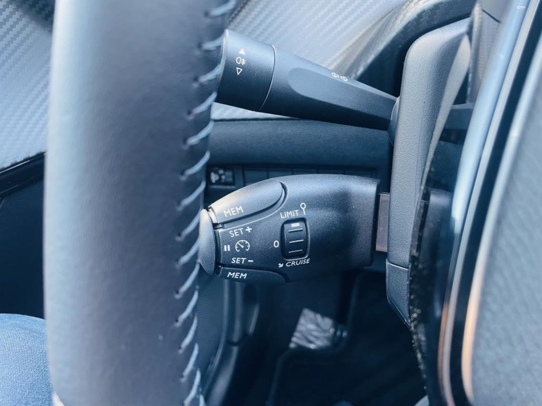 Peugeot 208 - Photo 30