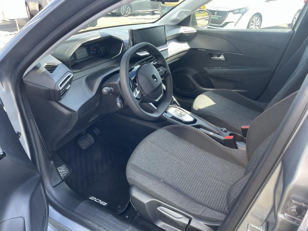 Peugeot 208 - Photo 8