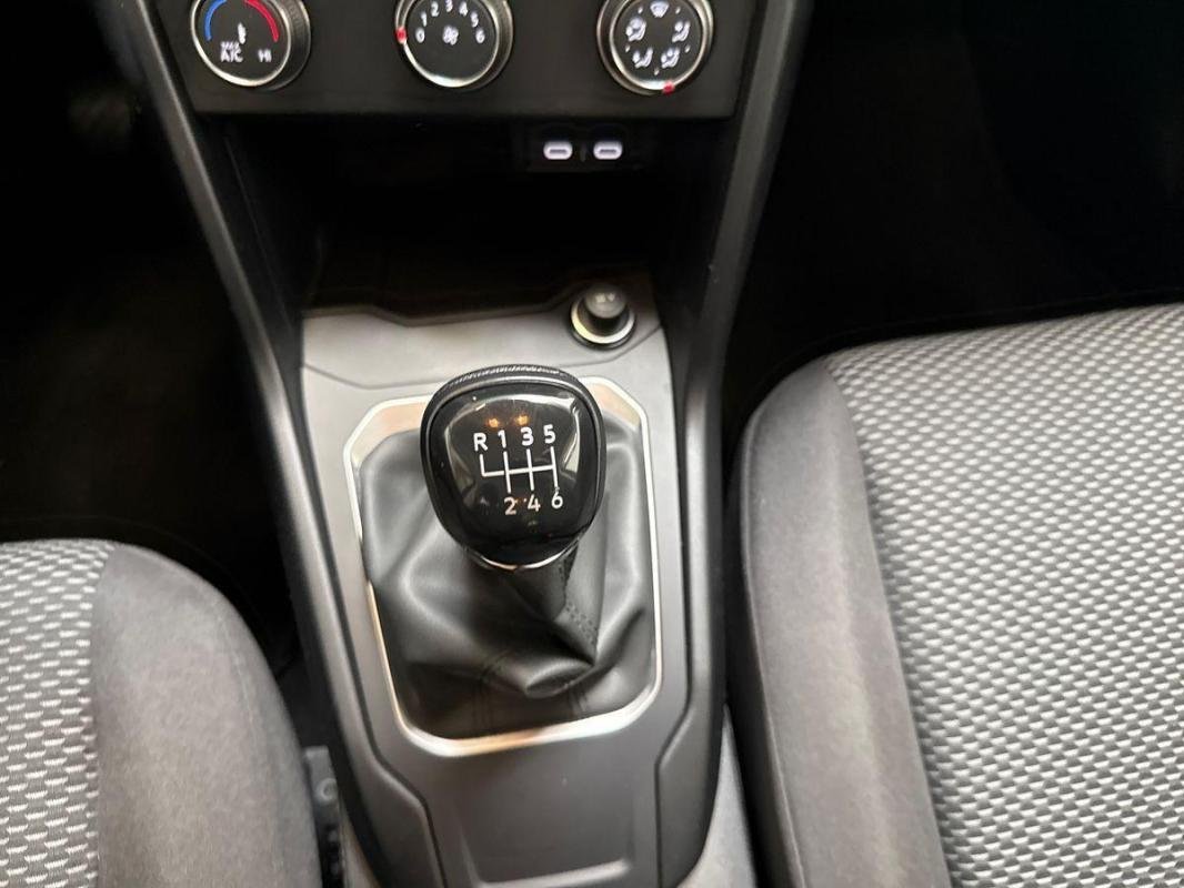 Volkswagen T-Roc - Photo 11