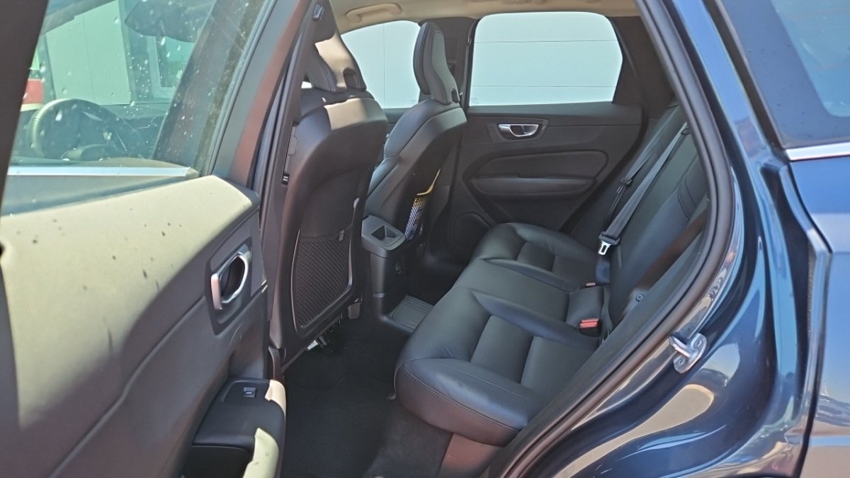 Volvo XC60 - Photo 11