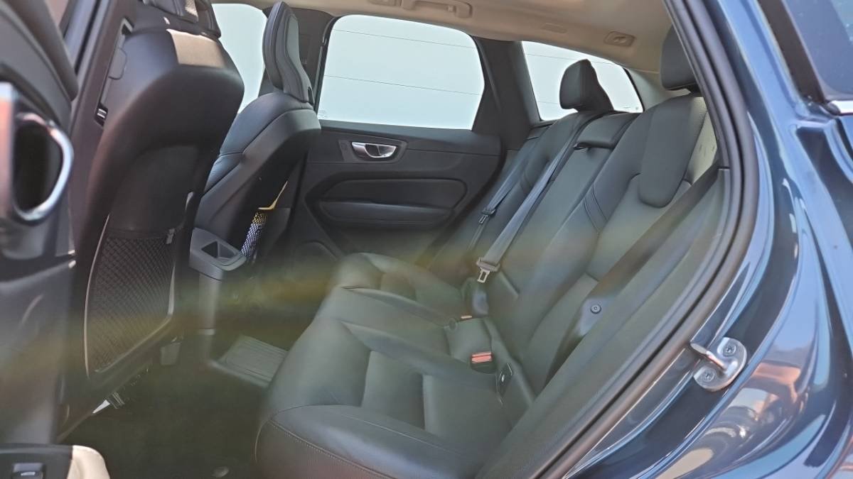 Volvo XC60 - Photo 12