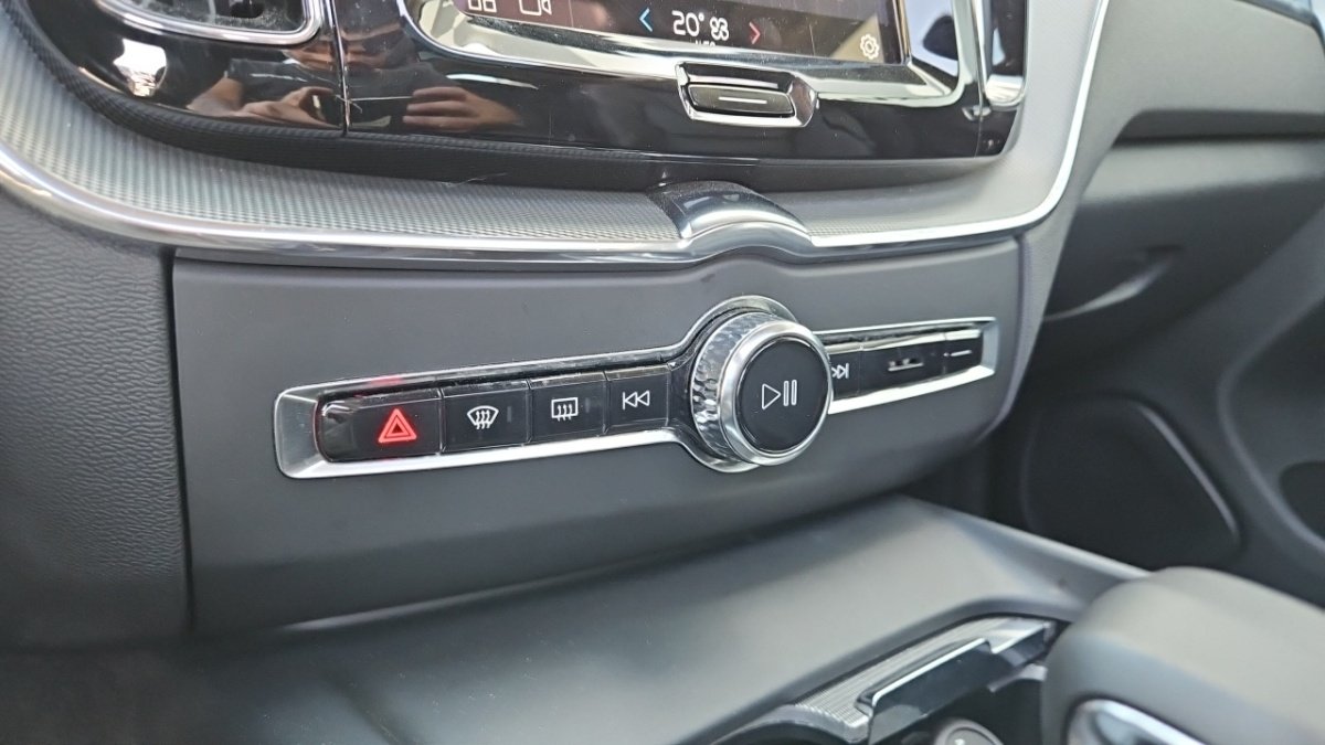 Volvo XC60 - Photo 25