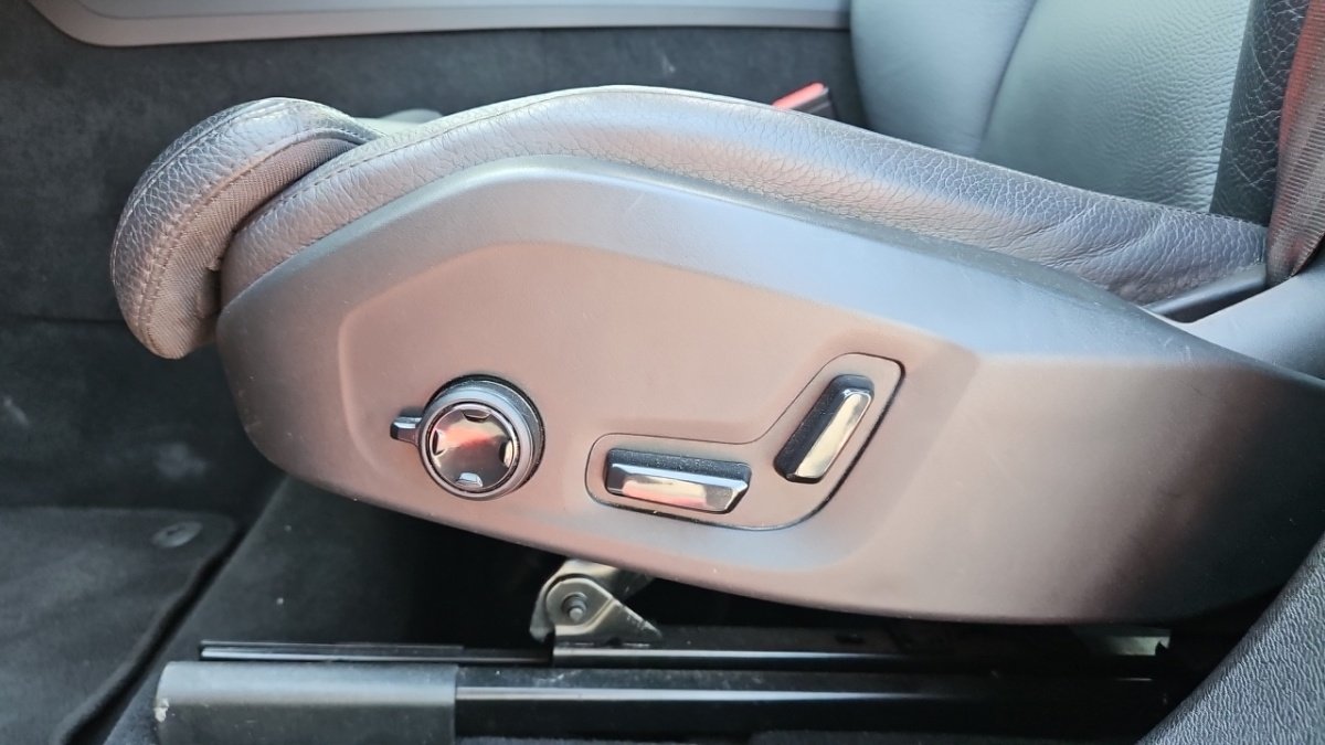 Volvo XC60 - Photo 28
