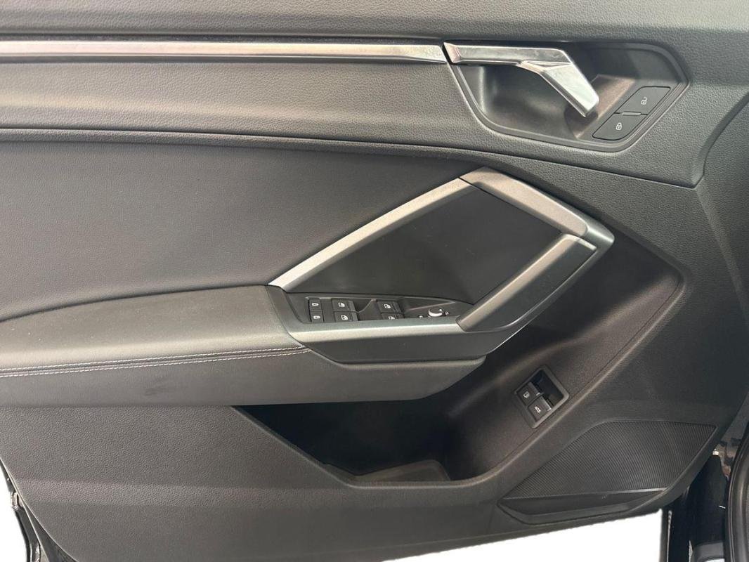Audi Q3 - Photo 15