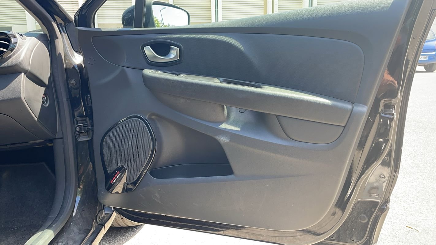 Renault Clio - Photo 24