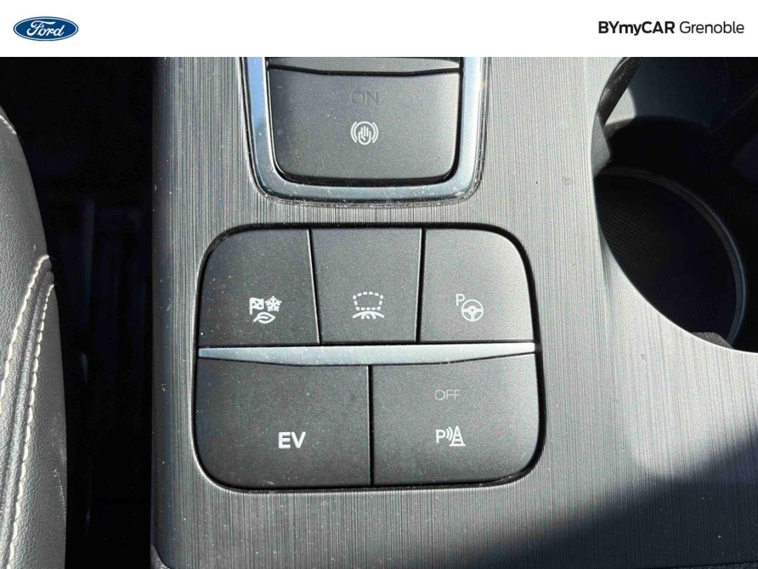 Ford Kuga - Photo 18