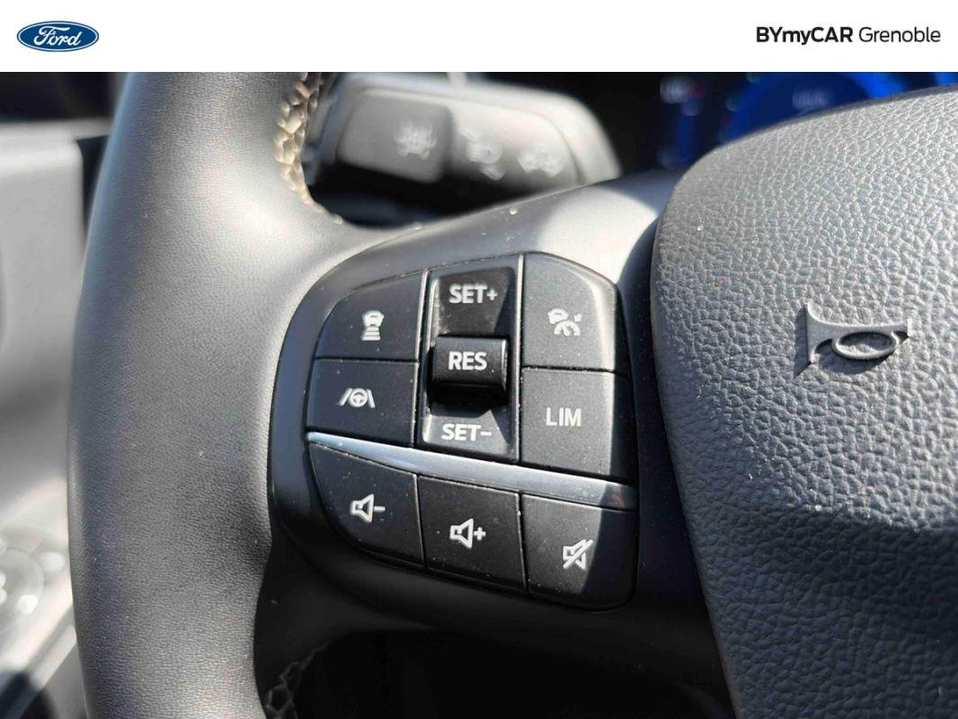 Ford Kuga - Photo 20