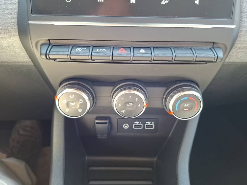 Renault Clio - Photo 25
