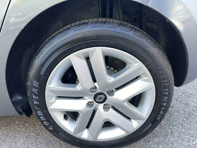 Renault Clio - Photo 25