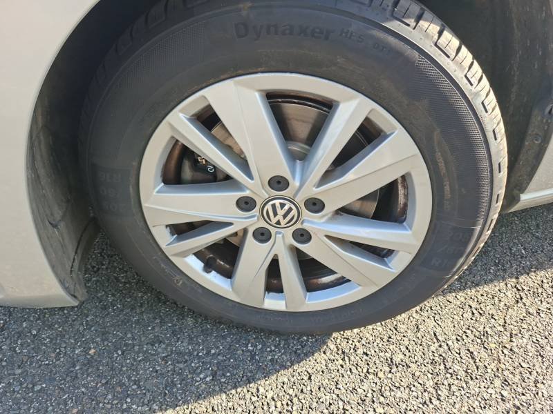Volkswagen Touran - Photo 16