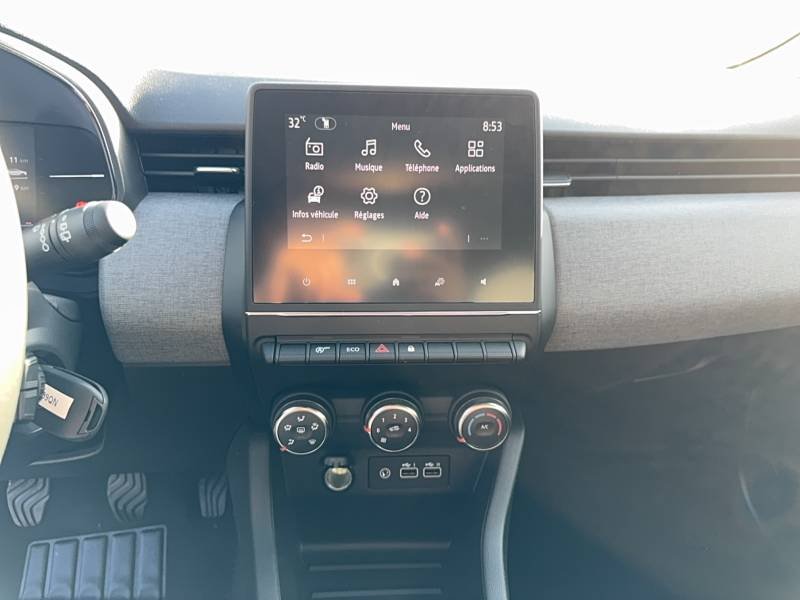 Renault Clio - Photo 24