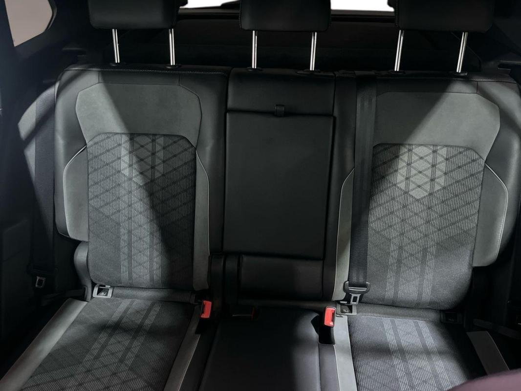 Volkswagen Tiguan - Photo 22