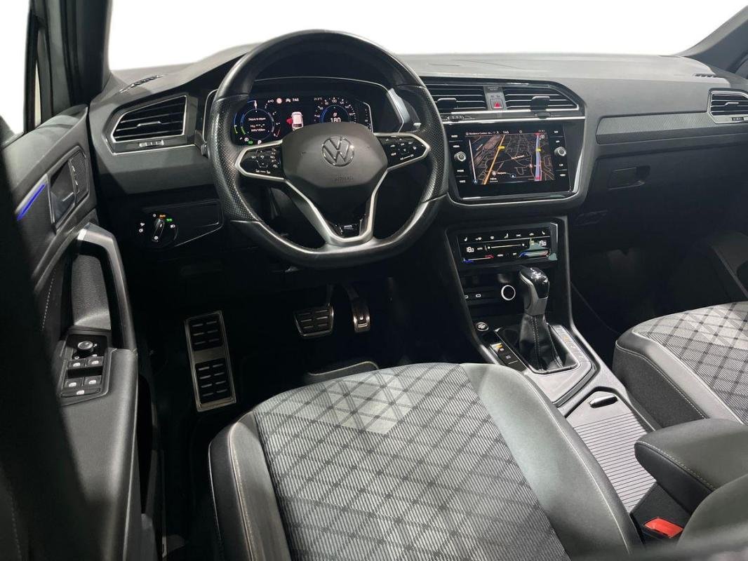 Volkswagen Tiguan - Photo 24