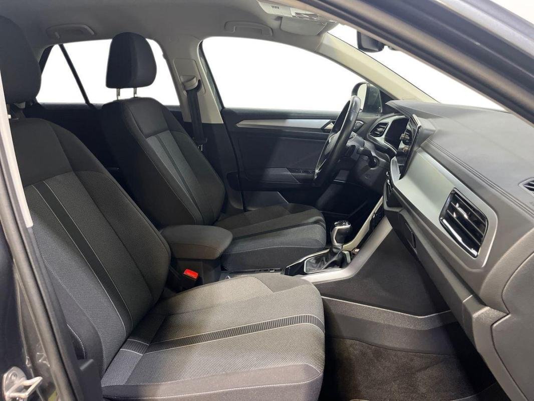 Volkswagen T-Roc - Photo 13
