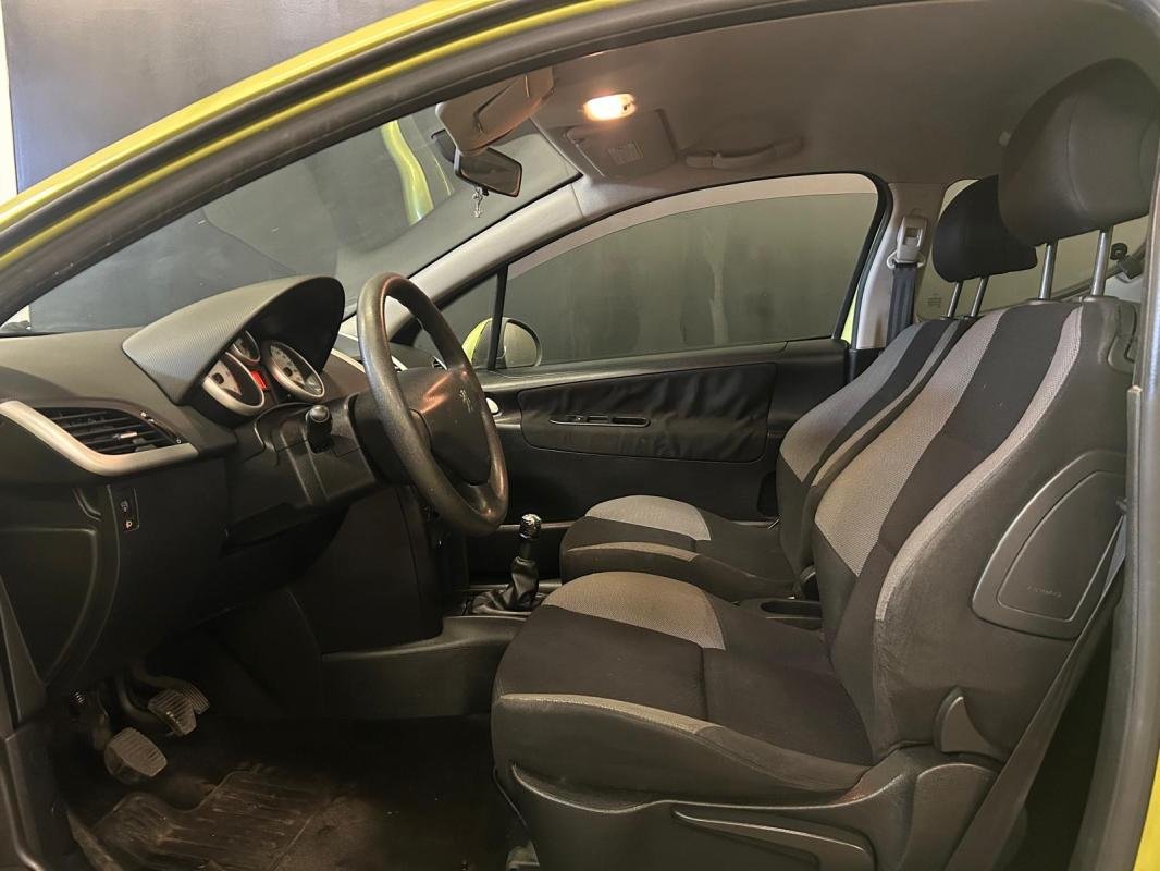 Peugeot 207 - Photo 9