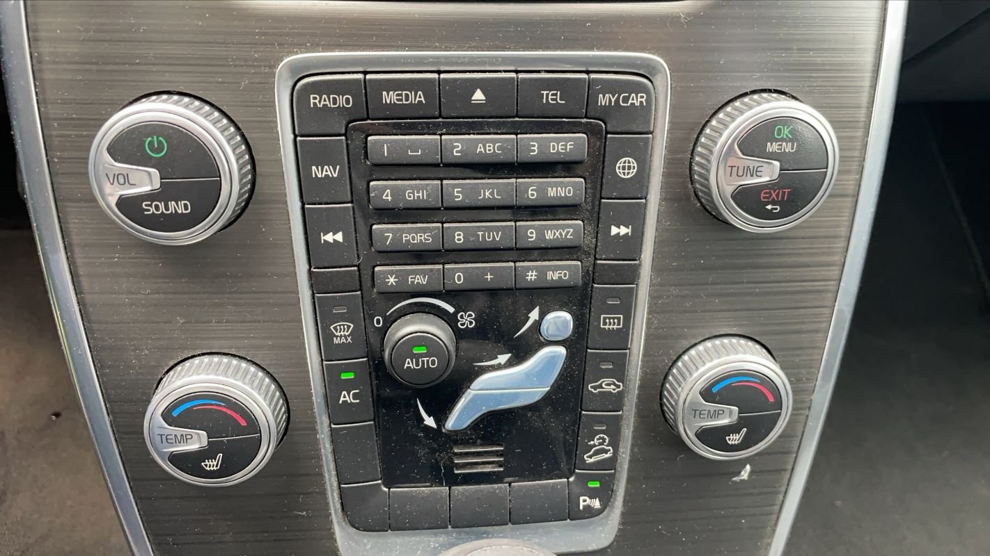 Volvo XC70 - Photo 13