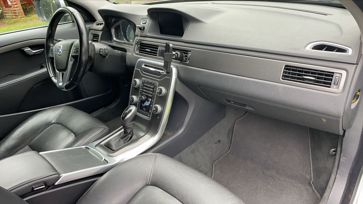 Volvo XC70 - Photo 10