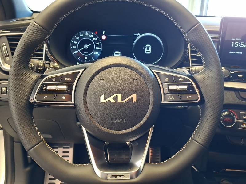 Kia CEED - Photo 23