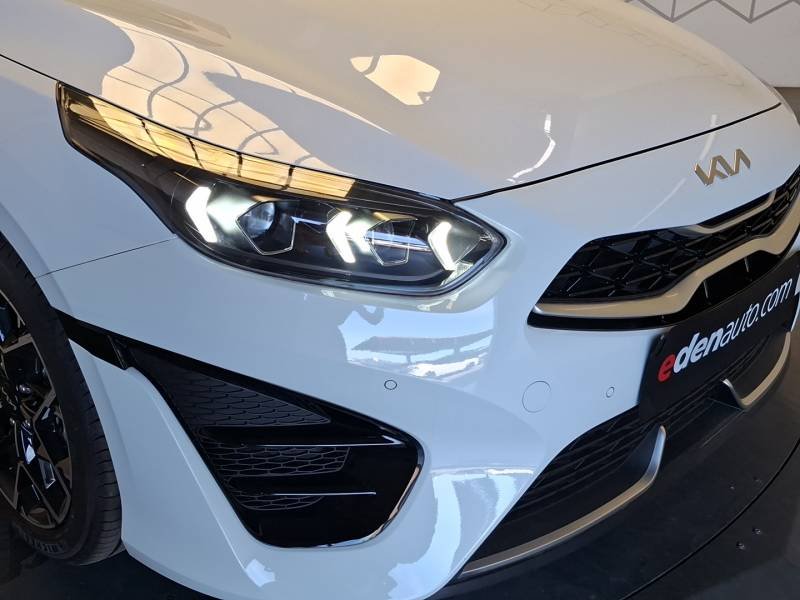 Kia CEED - Photo 37