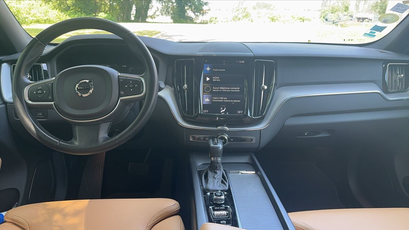Volvo XC60 - Photo 11