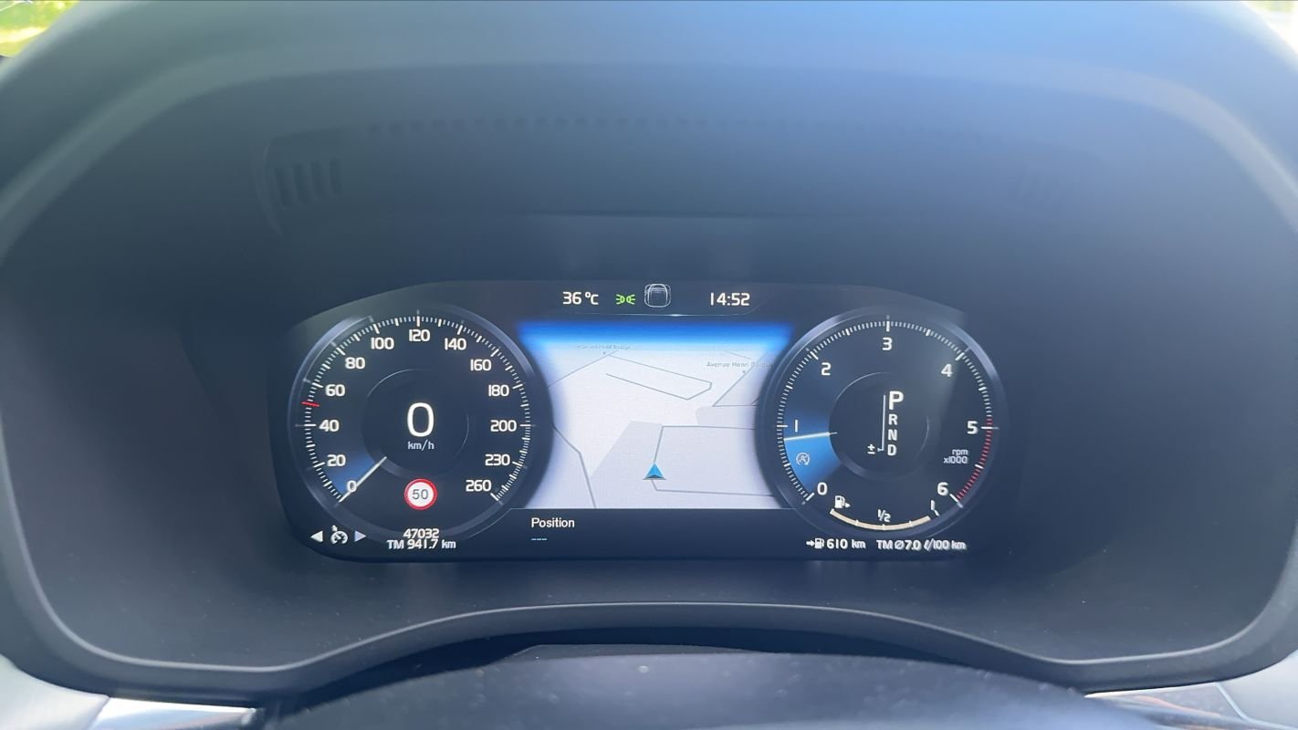 Volvo XC60 - Photo 12