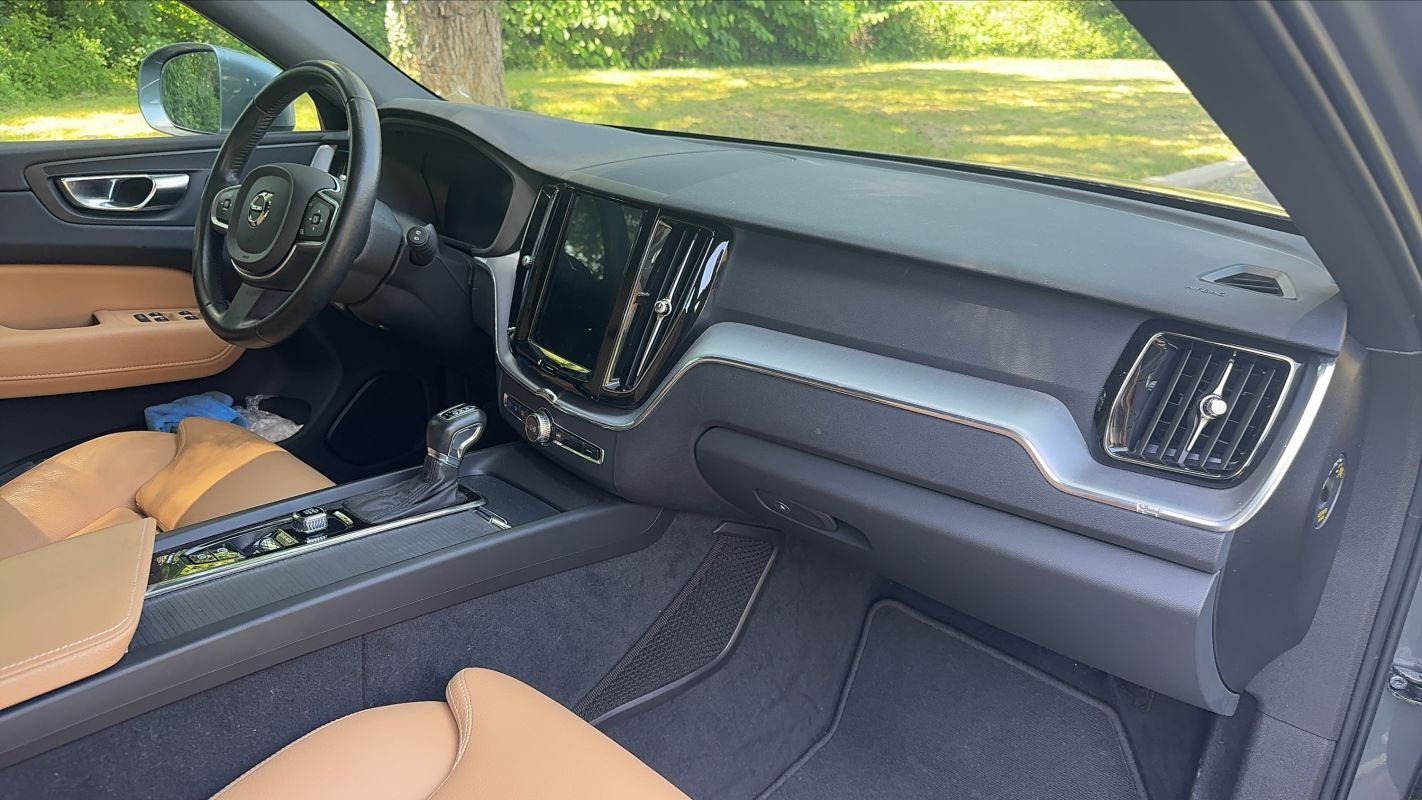 Volvo XC60 - Photo 10